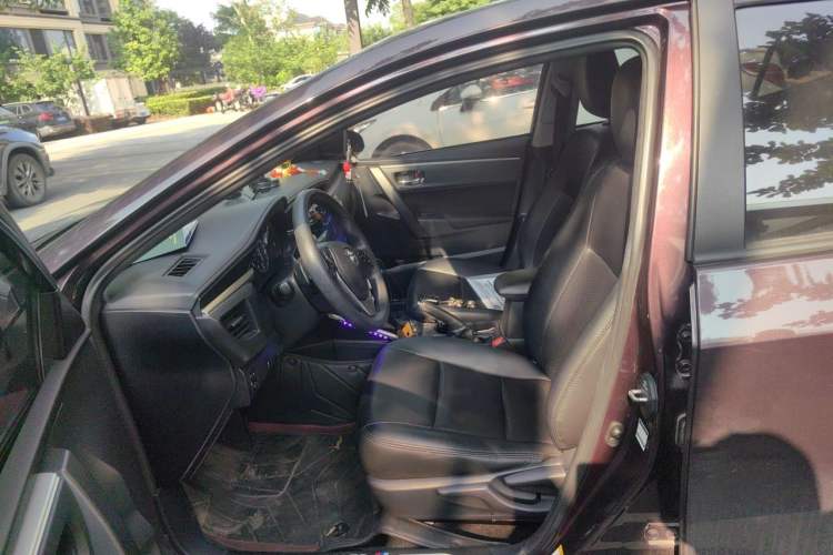 Used Toyota Levin 2016 Dual-Engine 1.8H GS E-CVT Elite Model with Sunroof Left Front Seat