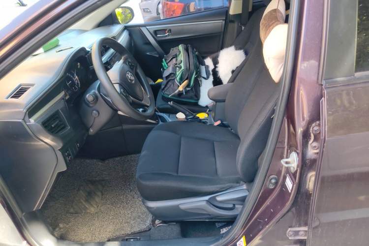 Used Toyota Levin 2016 Dual-Engine 1.8H GS E-CVT Elite Model with Sunroof Left Front Seat