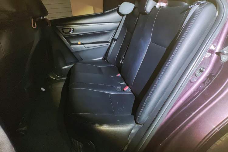 Used Toyota Levin 2016 Dual-Engine 1.8H GS E-CVT Elite Model with Sunroof Left Rear Seat
