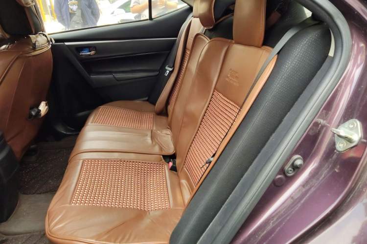 Used Toyota Levin 2016 Dual-Engine 1.8H GS E-CVT Elite Model with Sunroof Left Rear Seat