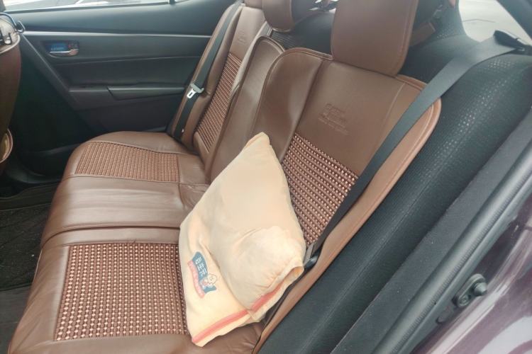 Used Toyota Levin 2016 Dual-Engine 1.8H GS E-CVT Elite Model with Sunroof Left Rear Seat