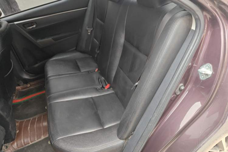 Used Toyota Levin 2016 Dual-Engine 1.8H GS E-CVT Elite Model with Sunroof Left Rear Seat