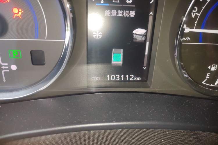 Used Toyota Levin 2016 Dual-Engine 1.8H GS E-CVT Elite Model with Sunroof Odometer Close Up