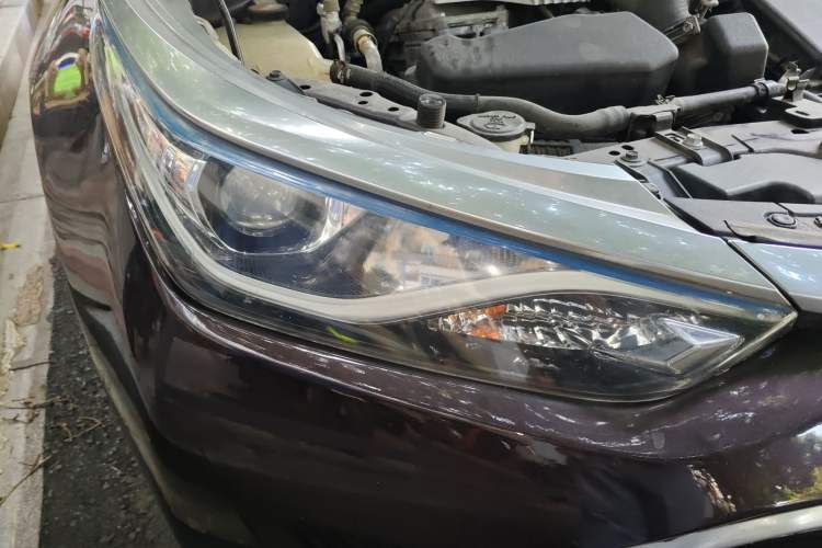 Used Toyota Levin 2016 Dual-Engine 1.8H GS E-CVT Elite Model with Sunroof Right Front Headlight