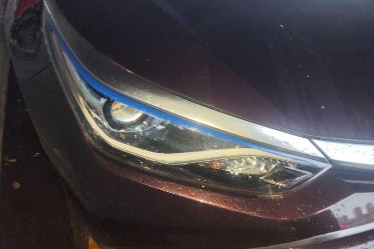 Used Toyota Levin 2016 Dual-Engine 1.8H GS E-CVT Elite Model with Sunroof Right Front Headlight