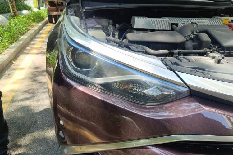 Used Toyota Levin 2016 Dual-Engine 1.8H GS E-CVT Elite Model with Sunroof Right Front Headlight