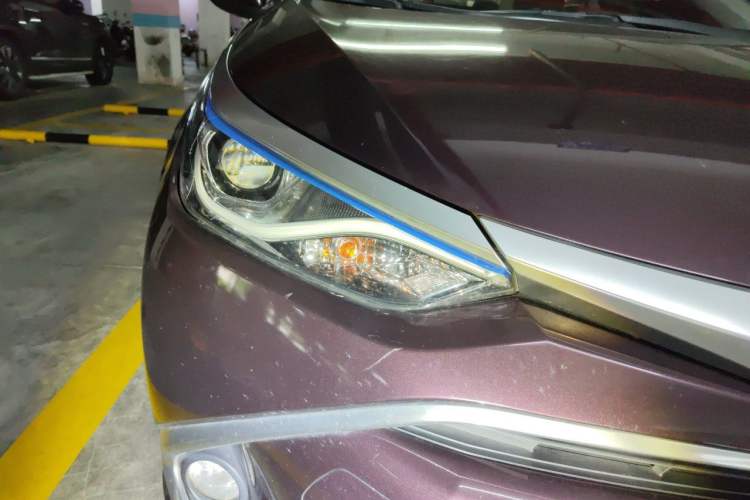 Used Toyota Levin 2016 Dual-Engine 1.8H GS E-CVT Elite Model with Sunroof Right Front Headlight