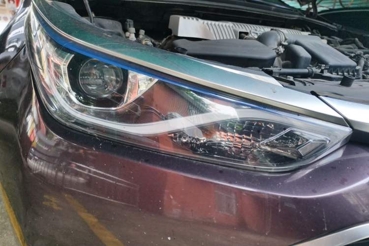 Used Toyota Levin 2016 Dual-Engine 1.8H GS E-CVT Elite Model with Sunroof Right Front Headlight