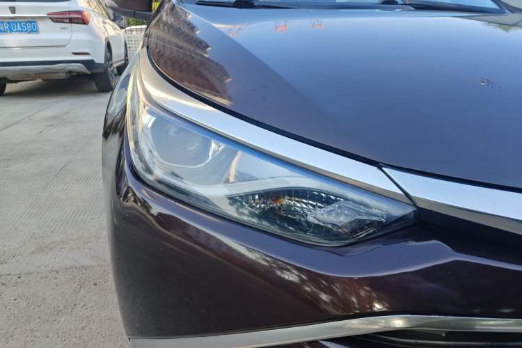 Used Toyota Levin 2016 Dual-Engine 1.8H GS E-CVT Elite Model with Sunroof Right Front Headlight