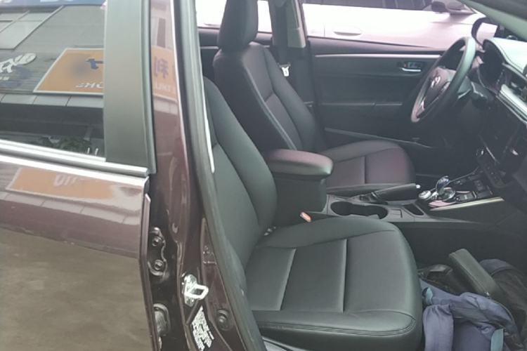 Used Toyota Levin 2016 Dual-Engine 1.8H GS E-CVT Elite Model with Sunroof Right Front Seat