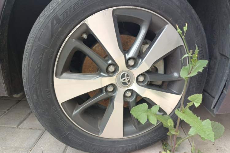 Used Toyota Levin 2016 Dual-Engine 1.8H GS-L E-CVT Leading Edition Right Front Wheel Hub