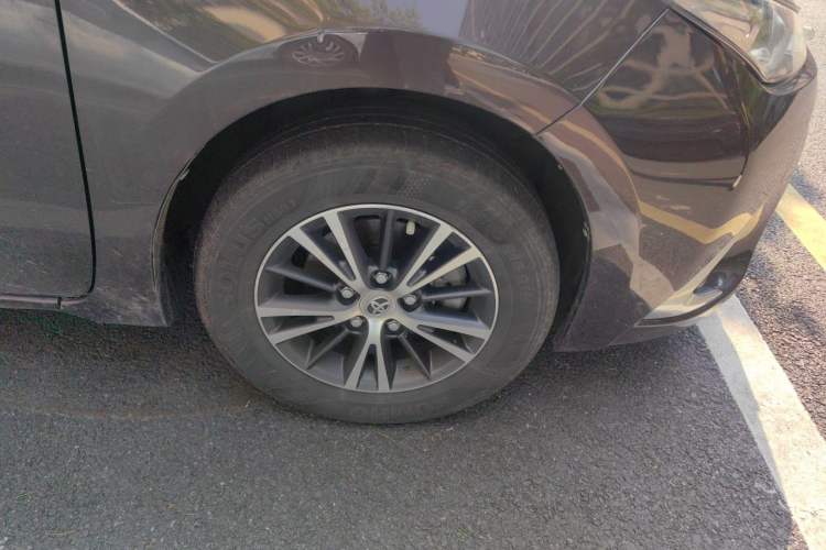 Used Toyota Levin 2016 Dual-Engine 1.8H GS E-CVT Elite Model with Sunroof Right Front Wheel Hub
