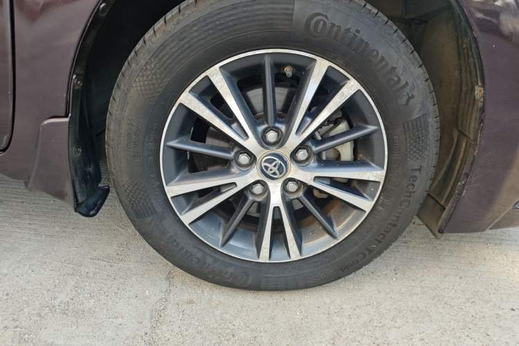 Used Toyota Levin 2016 Dual-Engine 1.8H GS E-CVT Elite Model with Sunroof Right Front Wheel Hub
