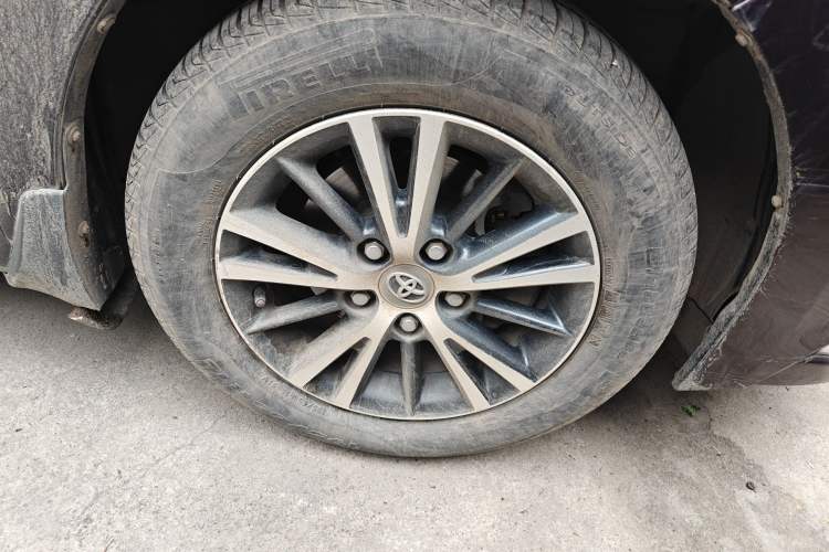Used Toyota Levin 2016 Dual-Engine 1.8H GS E-CVT Elite Model with Sunroof Right Front Wheel Hub