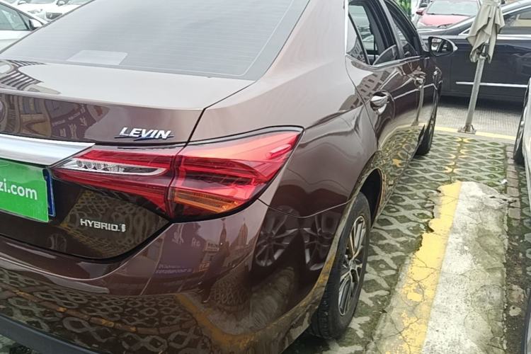 Used Toyota Levin 2016 Dual-Engine 1.8H GS E-CVT Elite Model with Sunroof Right Rear Taillight