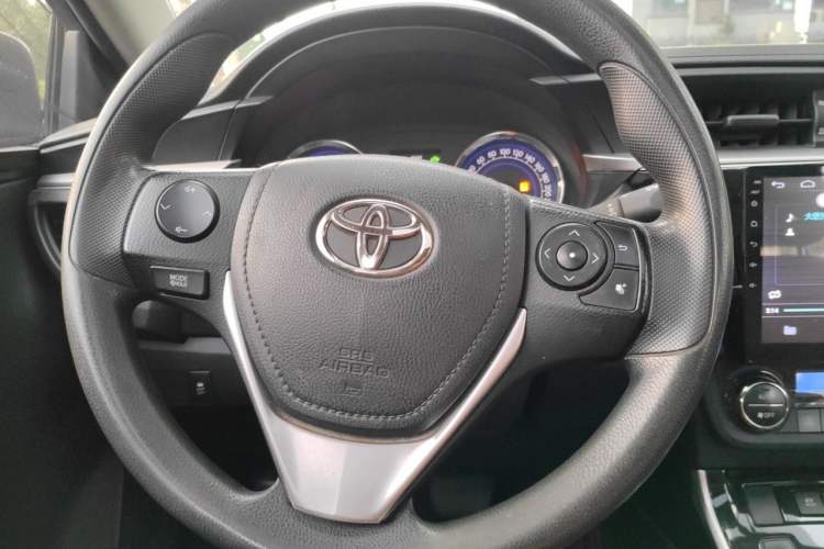 Used Toyota Levin 2016 Dual-Engine 1.8H GS E-CVT Elite Model with Sunroof Steering Wheel