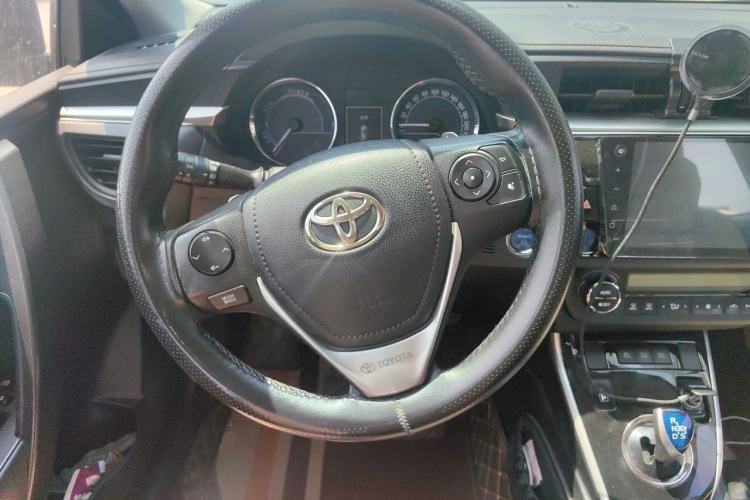 Used Toyota Levin 2016 Dual-Engine 1.8H GS E-CVT Elite Model with Sunroof Steering Wheel