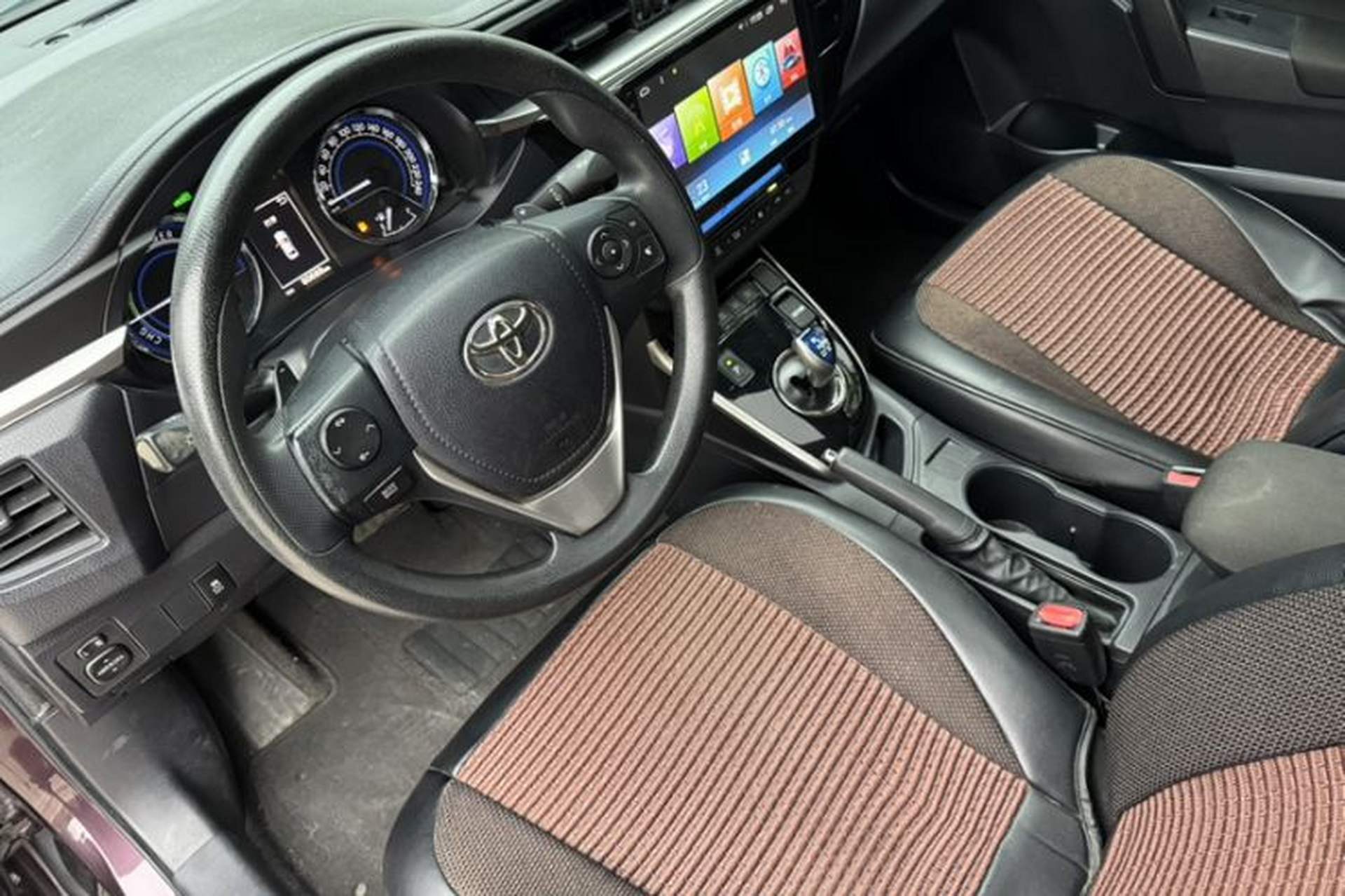 Used Toyota Levin 2016 Dual-Engine 1.8H GS E-CVT Elite Model with Sunroof Steering Wheel