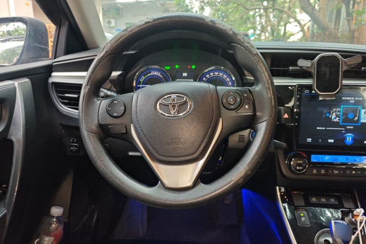 Used Toyota Levin 2016 Dual-Engine 1.8H GS E-CVT Elite Model with Sunroof Steering Wheel