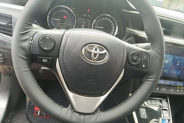 Used Toyota Levin 2016 Dual-Engine 1.8H GS E-CVT Elite Model with Sunroof Steering Wheel