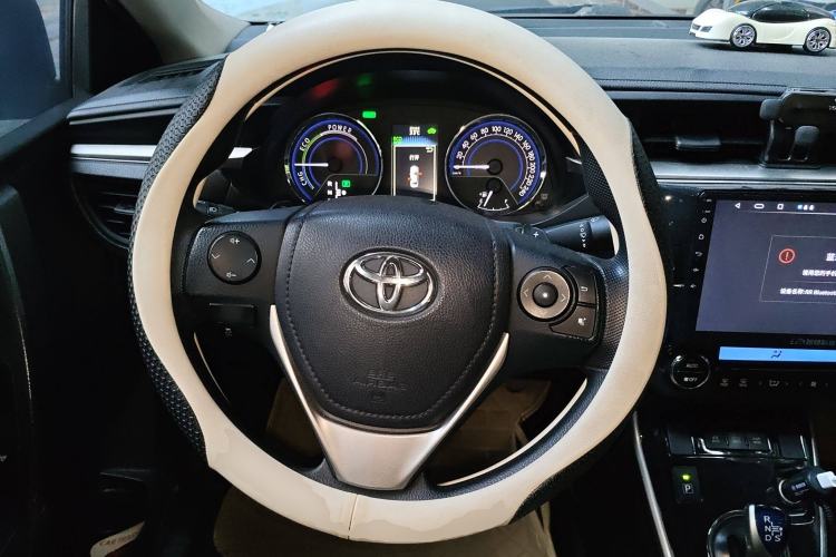 Used Toyota Levin 2016 Dual-Engine 1.8H GS E-CVT Elite Model with Sunroof Steering Wheel