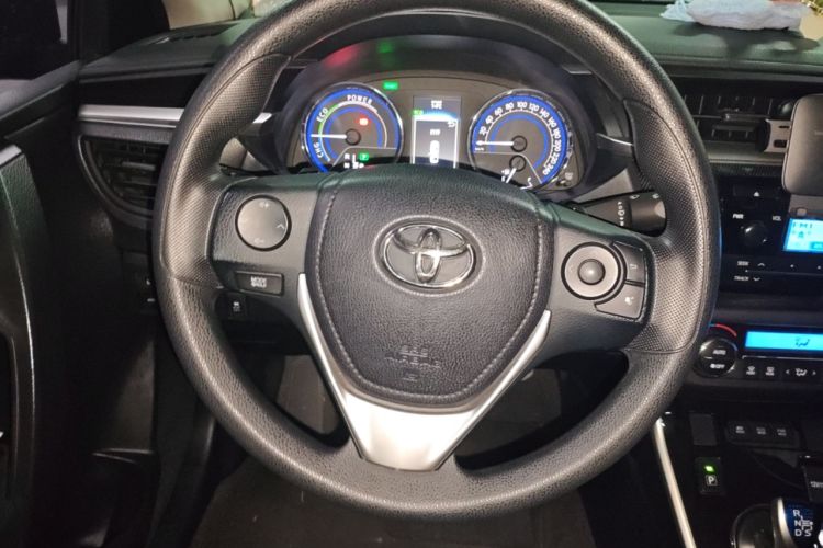Used Toyota Levin 2016 Dual-Engine 1.8H GS E-CVT Elite Model with Sunroof Steering Wheel