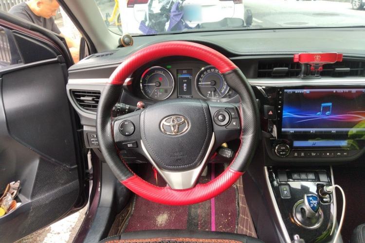 Used Toyota Levin 2016 Dual-Engine 1.8H GS E-CVT Elite Model with Sunroof Steering Wheel