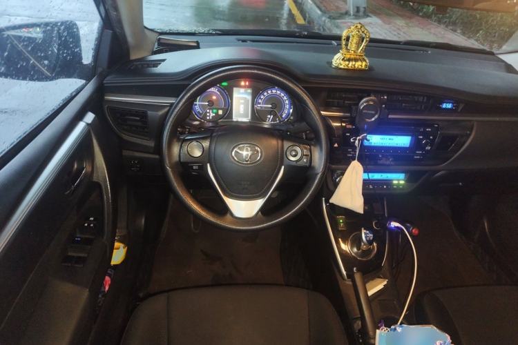 Used Toyota Levin 2016 Dual-Engine 1.8H GS E-CVT Elite Model with Sunroof Steering Wheel