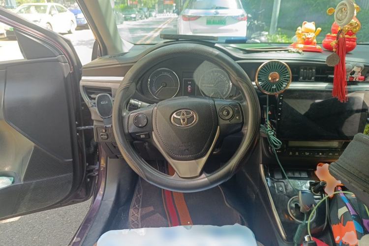Used Toyota Levin 2016 Dual-Engine 1.8H GS E-CVT Elite Model with Sunroof Steering Wheel