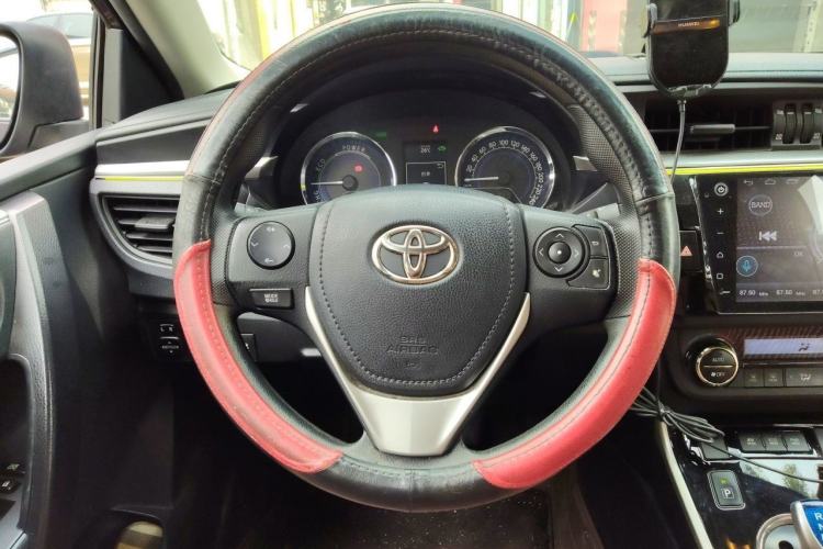 Used Toyota Levin 2016 Dual-Engine 1.8H GS E-CVT Elite Model with Sunroof Steering Wheel