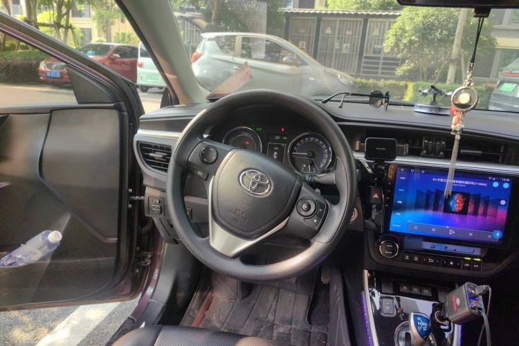 Used Toyota Levin 2016 Dual-Engine 1.8H GS E-CVT Elite Model with Sunroof Steering Wheel