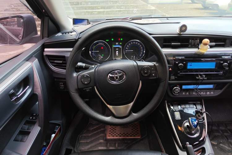 Used Toyota Levin 2016 Dual-Engine 1.8H GS E-CVT Elite Model with Sunroof Steering Wheel
