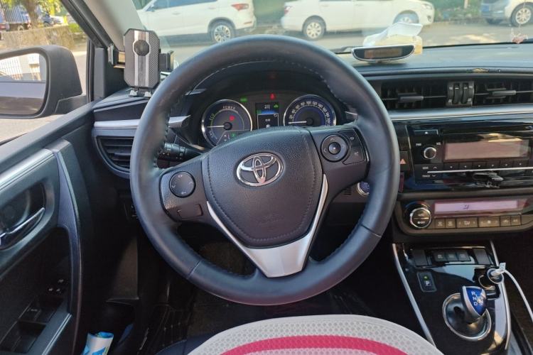 Used Toyota Levin 2016 Dual-Engine 1.8H GS E-CVT Elite Model with Sunroof Steering Wheel