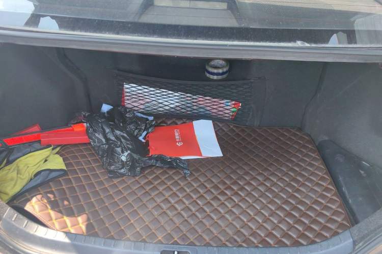 Used Toyota Levin 2016 Dual-Engine 1.8H GS E-CVT Elite Model with Sunroof Trunk
