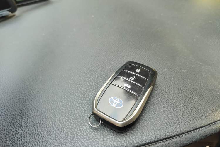 Used Toyota Levin 2016 Dual-Engine 1.8H GS-L E-CVT Leading Edition Vehicle Key