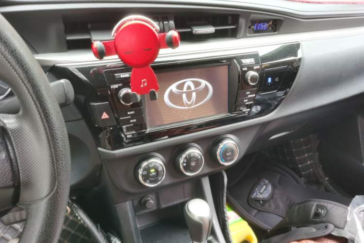 Used Toyota Levin 2016 1.6G CVT Elite Edition Audio And AC Panel