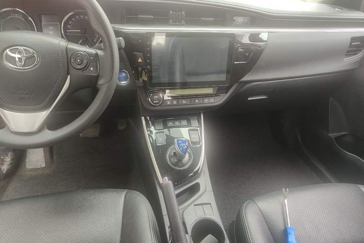 Used Toyota Levin 2016 Dual-Engine 1.8H GS E-CVT Elite Model with Sunroof Audio And AC Panel