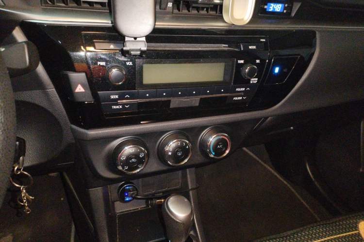 Used Toyota Levin 2016 1.6G CVT Elite Edition Audio And AC Panel