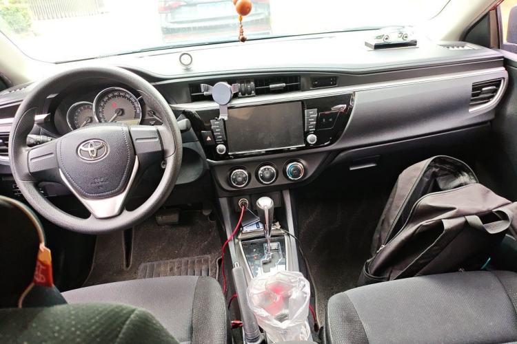 Used Toyota Levin 2016 1.6G CVT Elite Edition Center Console