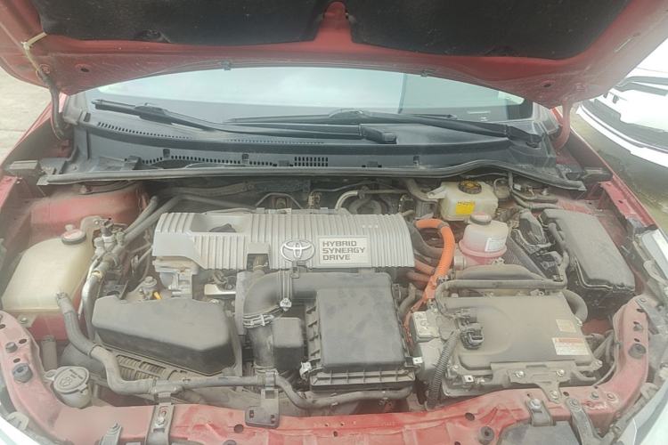 Used Toyota Levin 2016 Dual-Engine 1.8H GS E-CVT Elite Model with Sunroof Engine Bay