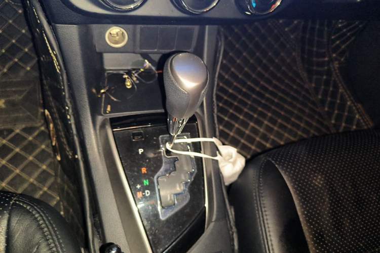 Used Toyota Levin 2016 1.6G CVT Elite Edition Gear Lever