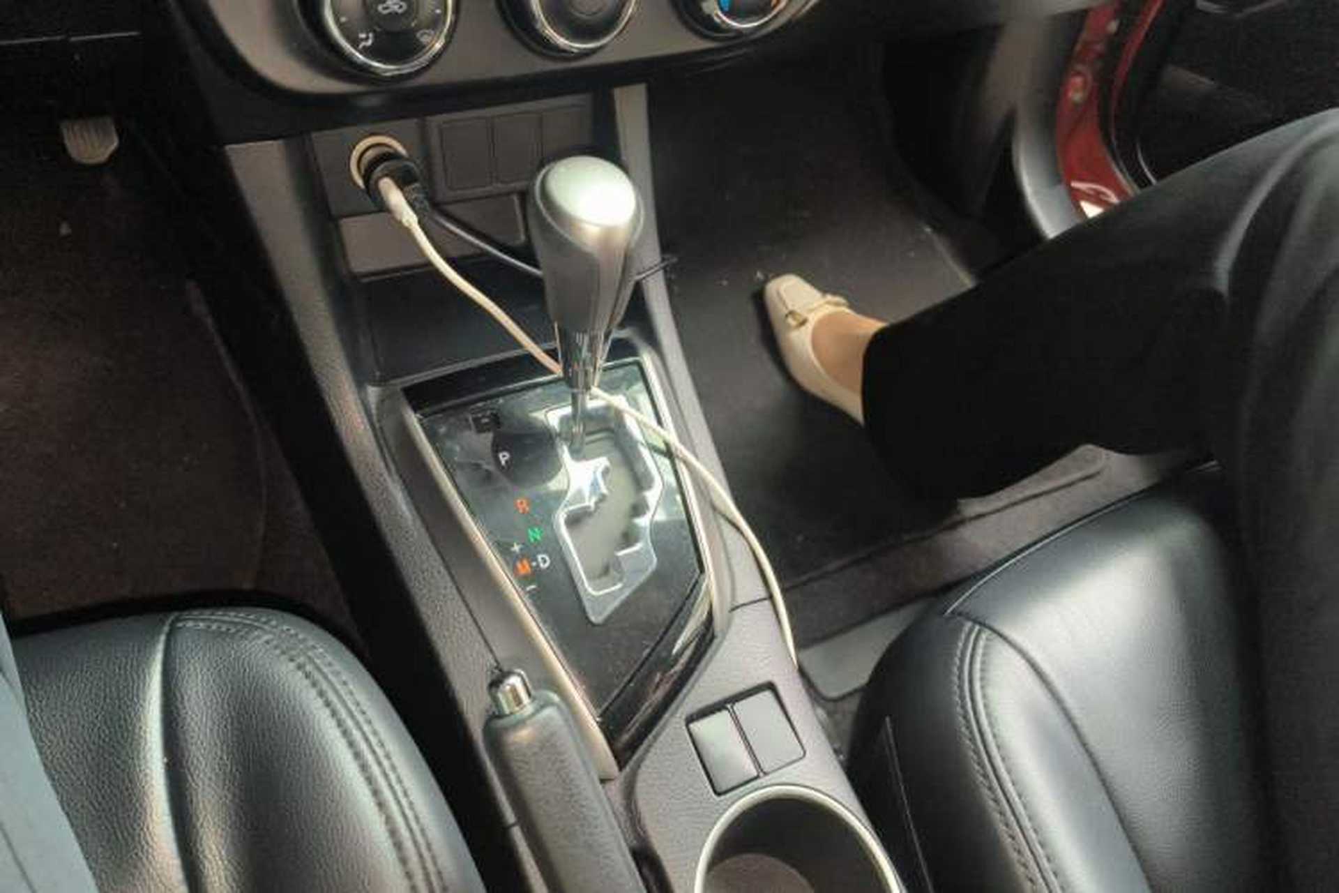 Used Toyota Levin 2016 1.6G CVT Elite Edition Gear Lever