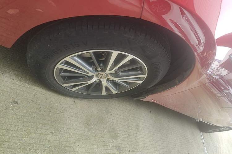 Used Toyota Levin 2016 Dual-Engine 1.8H GS E-CVT Elite Model with Sunroof Left Front Wheel Hub