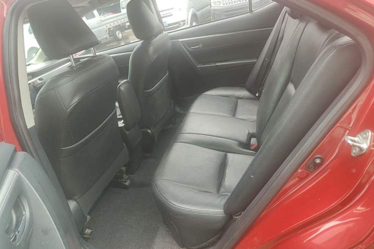 Used Toyota Levin 2016 Dual-Engine 1.8H GS E-CVT Elite Model with Sunroof Left Rear Seat