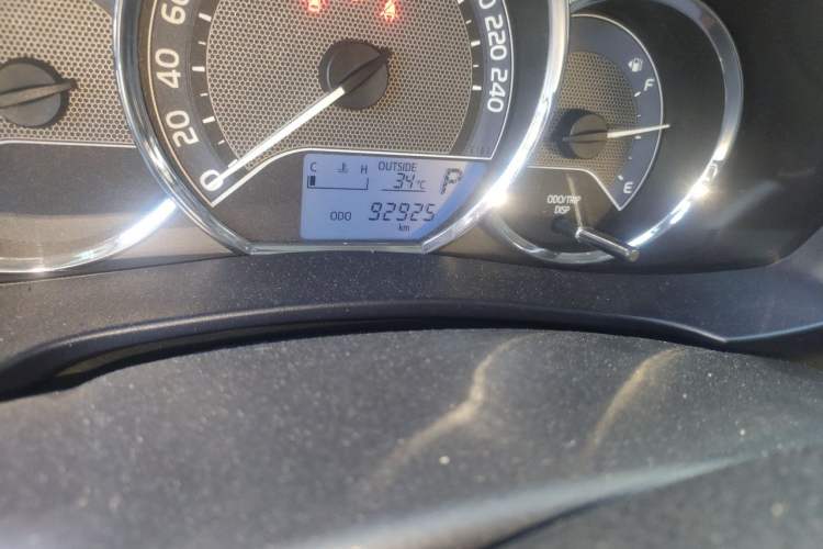 Used Toyota Levin 2016 1.6G CVT Elite Edition Odometer Close Up