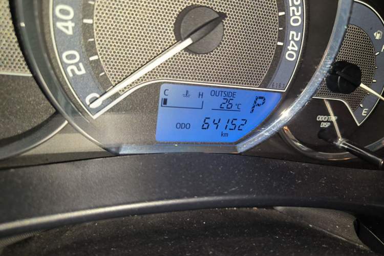 Used Toyota Levin 2016 1.6G CVT Elite Edition Odometer Close Up
