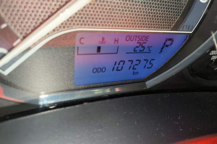 Used Toyota Levin 2016 1.6G CVT Elite Edition Odometer Close Up