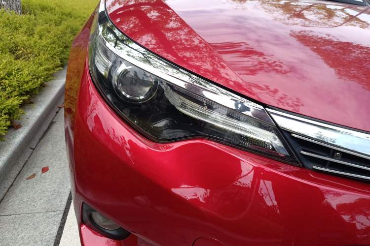 Used Toyota Levin 2016 1.6G CVT Elite Edition Right Front Headlight