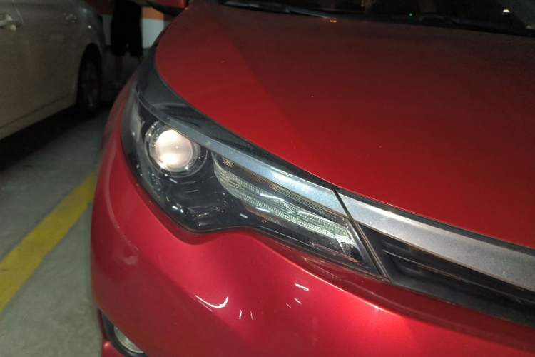 Used Toyota Levin 2016 1.6G CVT Elite Edition Right Front Headlight