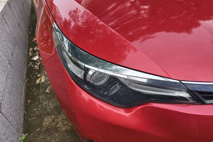 Used Toyota Levin 2016 1.6G CVT Elite Edition Right Front Headlight